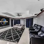 Villa Sleeps 18 In Miami Shores With Movie Theater / Pool / Jacuzzi