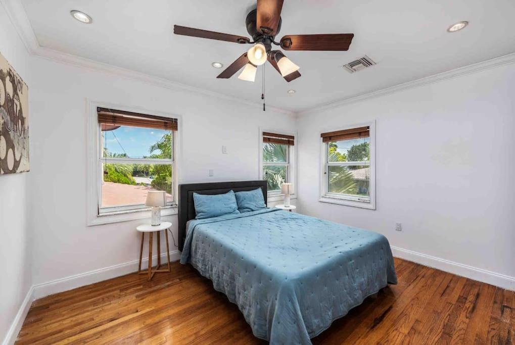 Sleeps 18 In Shores With Movie Theater / Pool / Jacuzzi Ferienhaus *