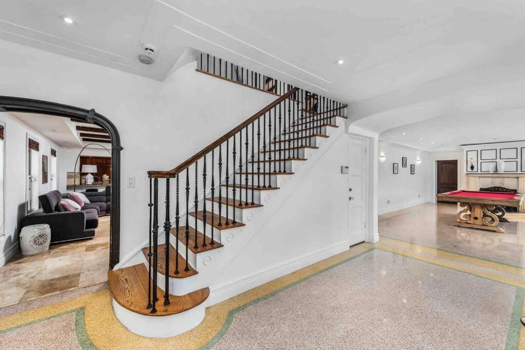 Ferienhaus Sleeps 18 In Shores With Movie Theater / Pool / Jacuzzi *