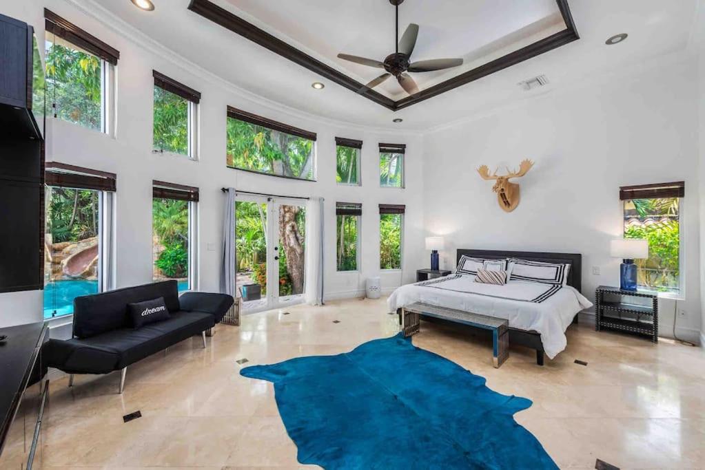 Ferienhaus Sleeps 18 In Shores With Movie Theater / Pool / Jacuzzi