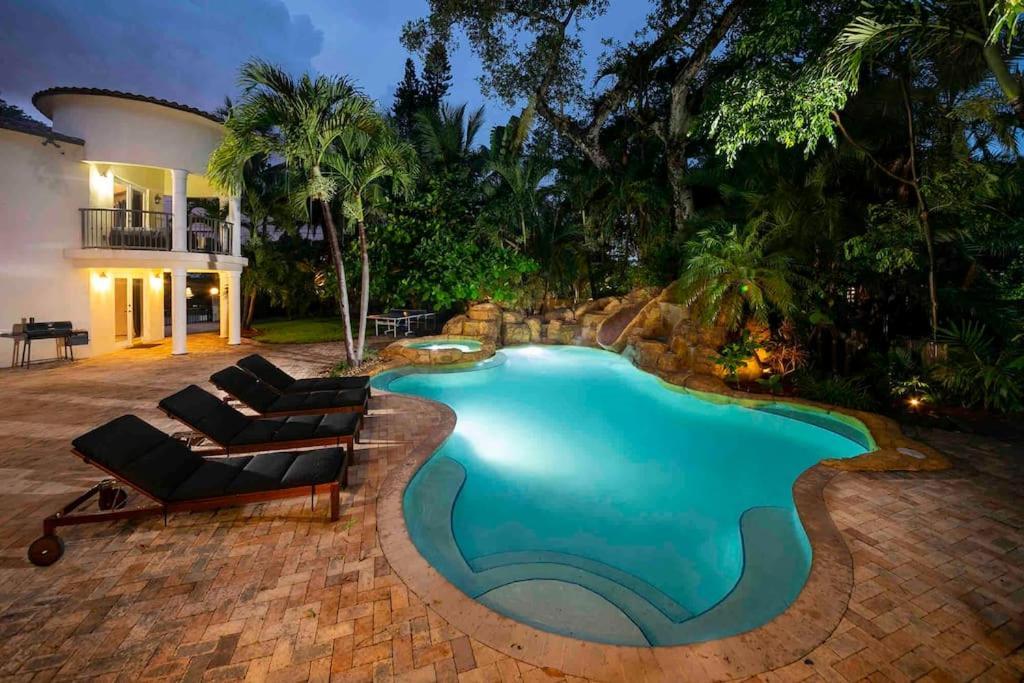 Ferienhaus Sleeps 18 In Shores With Movie Theater / Pool / Jacuzzi *