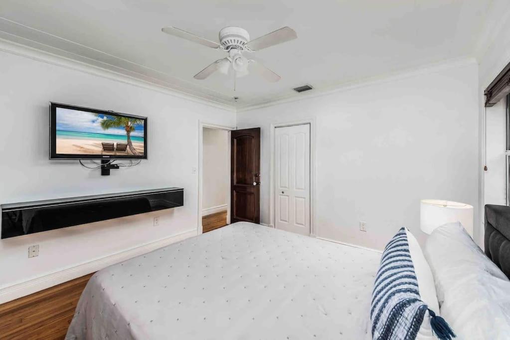 Ferienhaus Sleeps 18 In Shores With Movie Theater / Pool / Jacuzzi *
